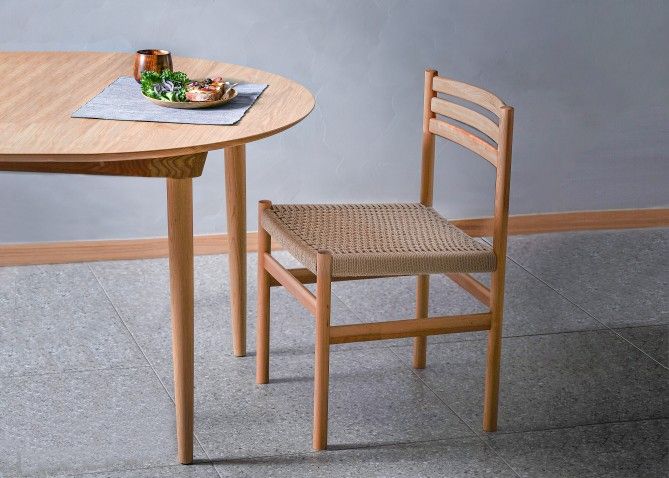 飛騨高山オークヴィレッジの新作です。材料はアサダ　ペーパーコードを使い重さ3.5㎏‼　軽い‼しかも堅牢です。掛け心地をお確かめ下さい。